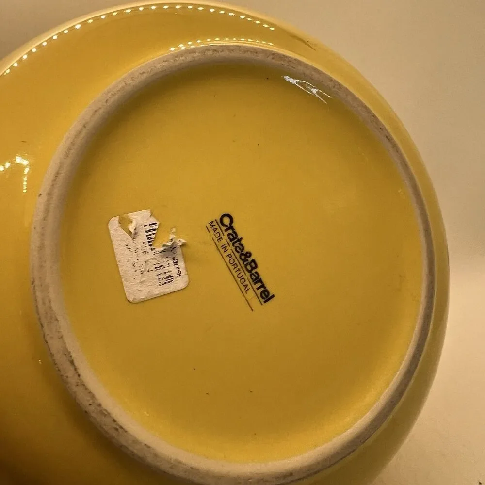 Crate & Barrel Large scallop Serving Bowl Yellow Stoneware 9.5